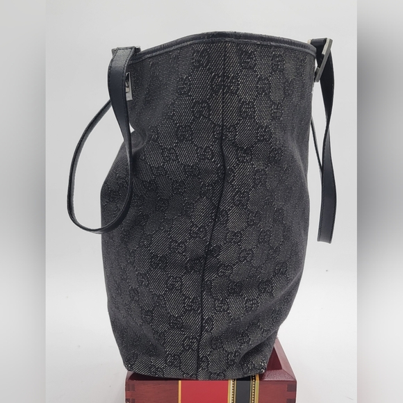 Gucci Bucket Bag - Picture 3 of 10
